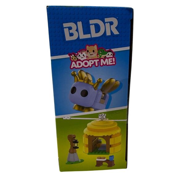 BLDR Adopt Me! Coffee Shop W/ Queen Bee & Ladybug Building Set 225 Piece NEW NIB - Picture 2 of 4